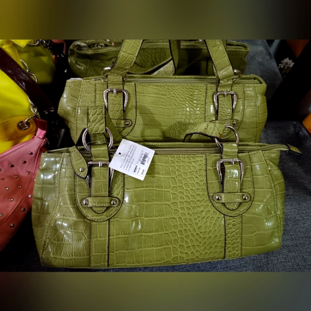 Croft & Barrow  nwt  leaf green